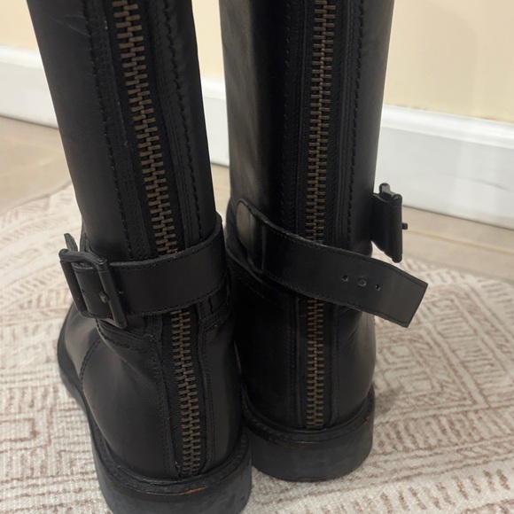 GUCCI Black Knee-High Leather Riding Boots - Picture 8 of 14